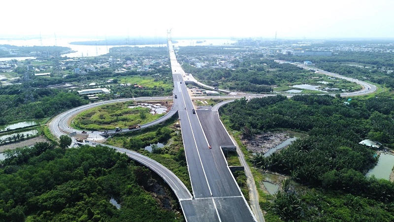 Una intersección que conecta con la autopista Ben Luc - Long Thanh