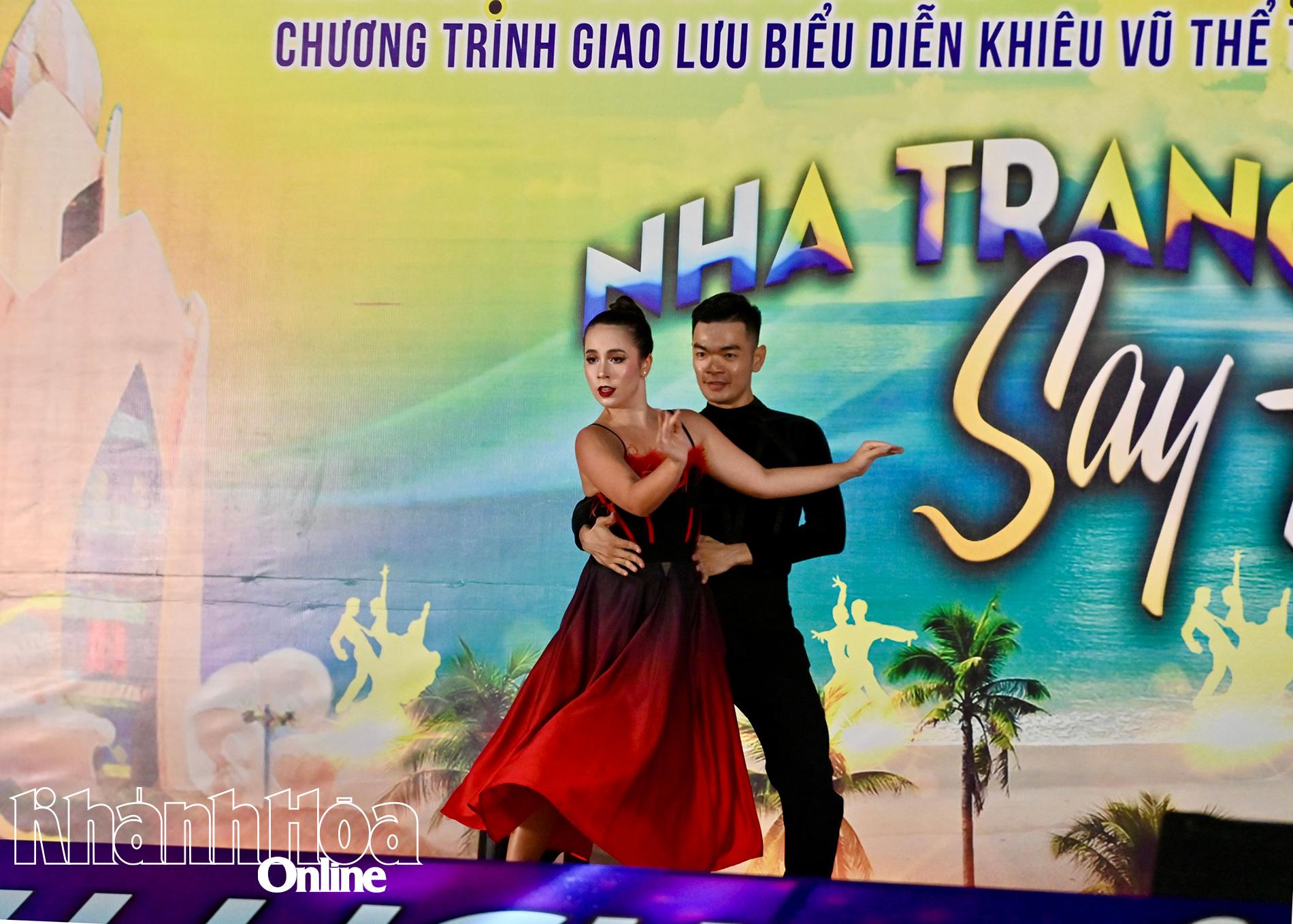ダンススポーツのパフォーマンス。