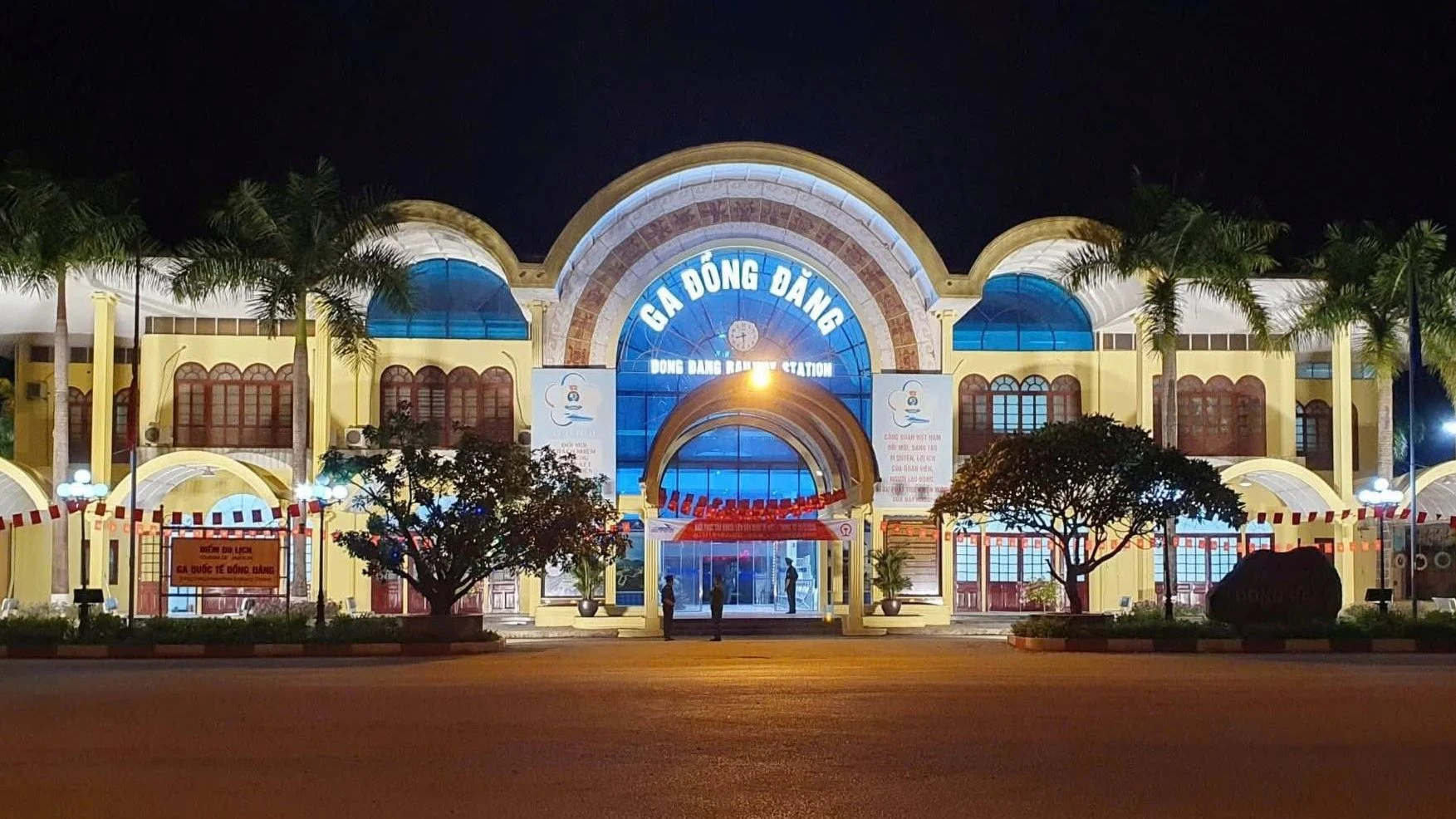 Những vị khách đầu tiên “nối lại” hành trình 5 năm tàu liên vận quốc tế Việt-Trung ảnh 1