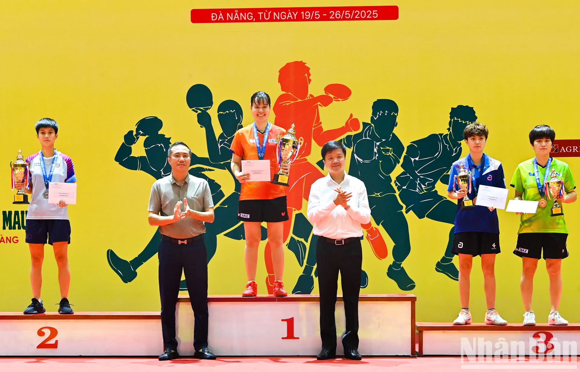 [Photo] Panorama de la cérémonie de clôture du 43e Championnat national de tennis de table du journal Nhan Dan photo 15
