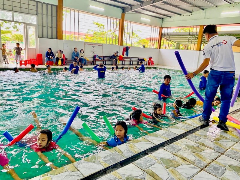 Nâng cao kỹ năng bơi an toàn góp phần hạn chế tình trạng đuối nước ở trẻ em.