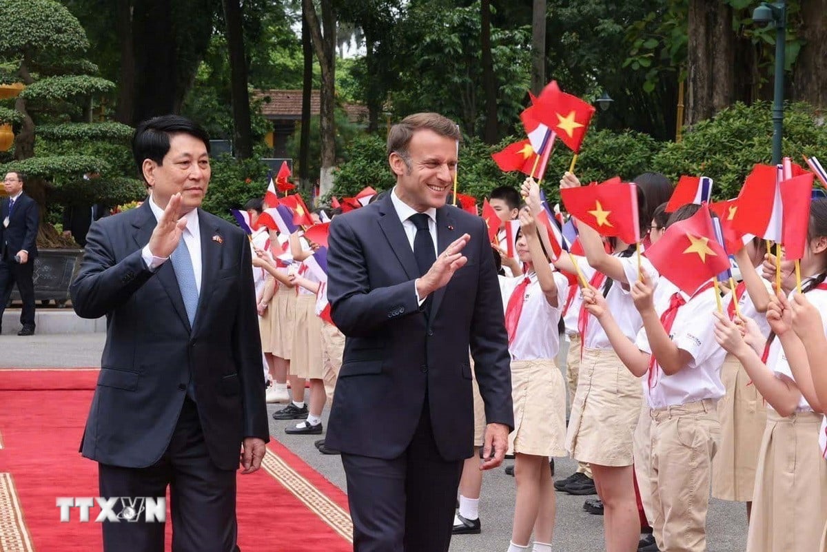 Lễ đón Tổng thống Pháp Emmanuel Macron thăm cấp Nhà nước tới Việt Nam