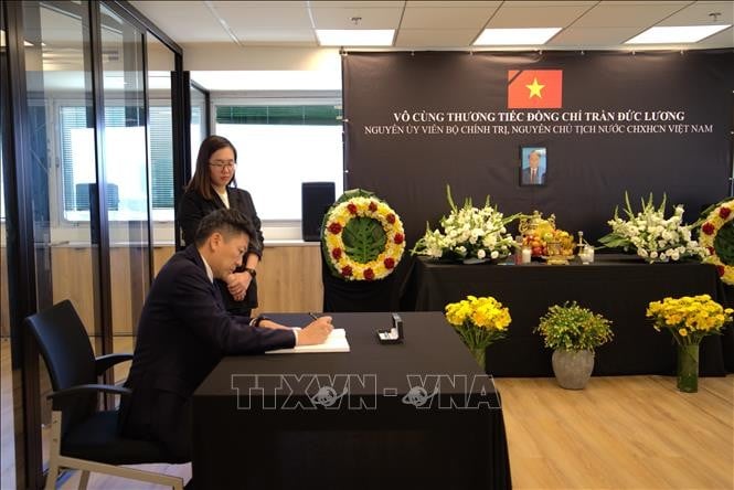 Bạn bè quốc tế tiếc thương nguyên Chủ tịch nước Trần Đức Lương