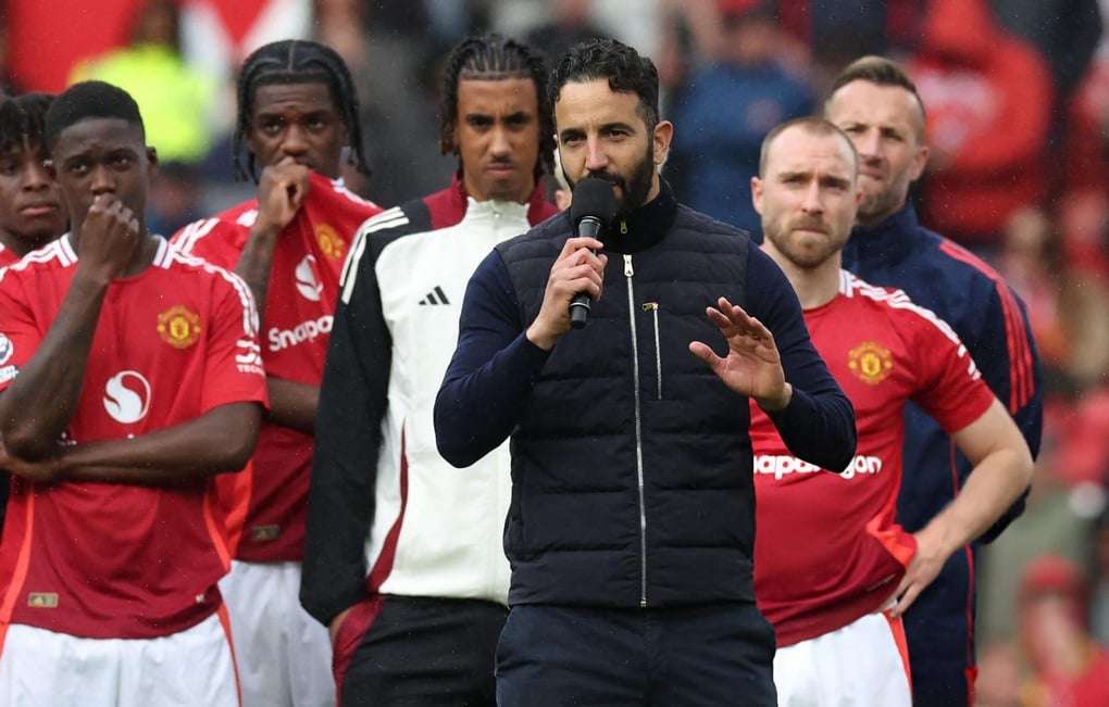 HLV Amorim xin lỗi người hâm mộ Man Utd, hứa hẹn tương lai tươi sáng - 1
