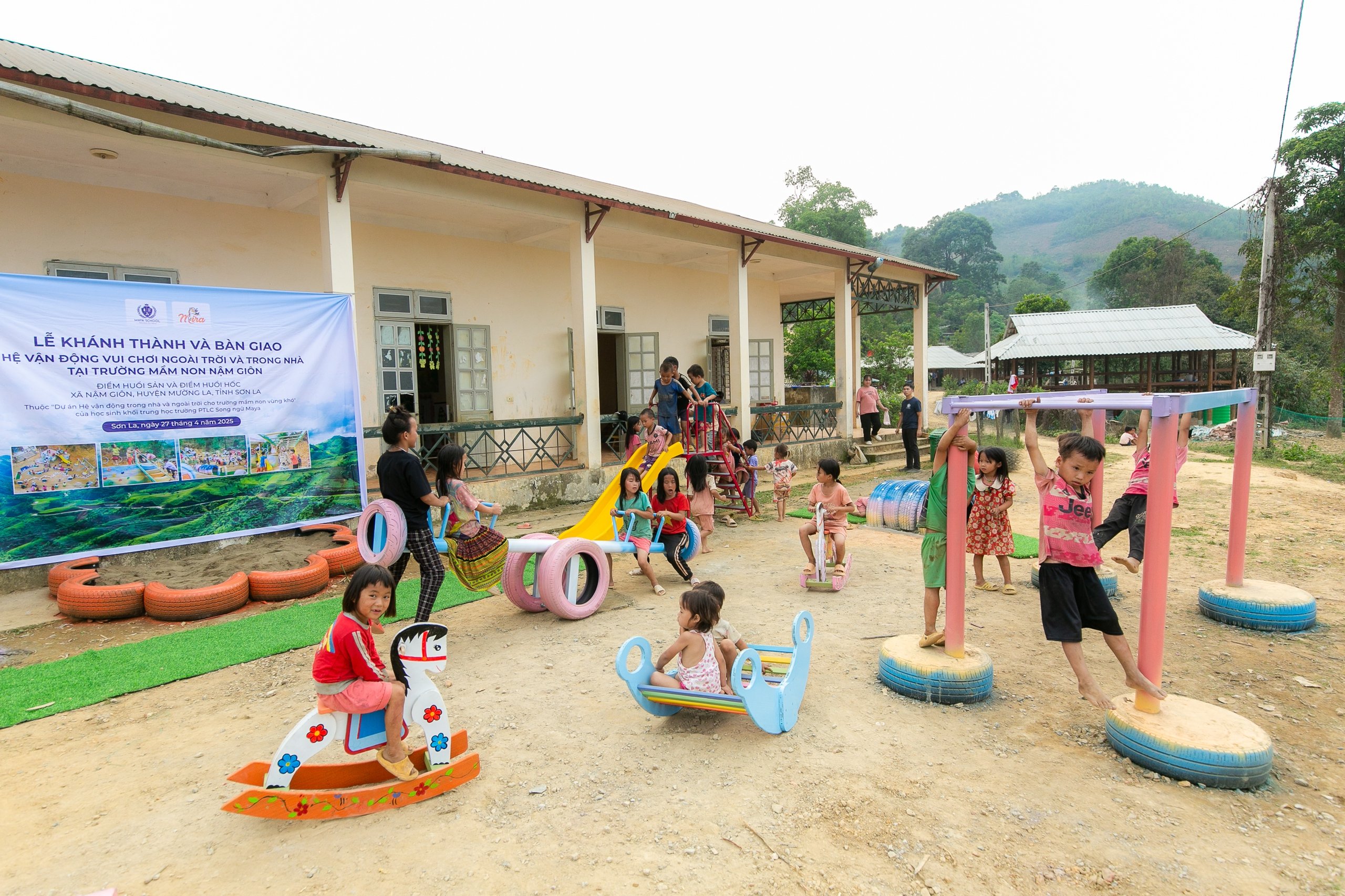 Học sinh Hà Nội tái chế gỗ thành khu vui chơi cho trẻ em vùng cao- Ảnh 8.