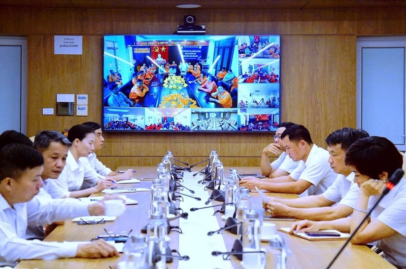 La Compañía Eléctrica Thanh Hoa dialoga con sus trabajadores: Trabajen con seguridad, regresen a casa con seguridad.