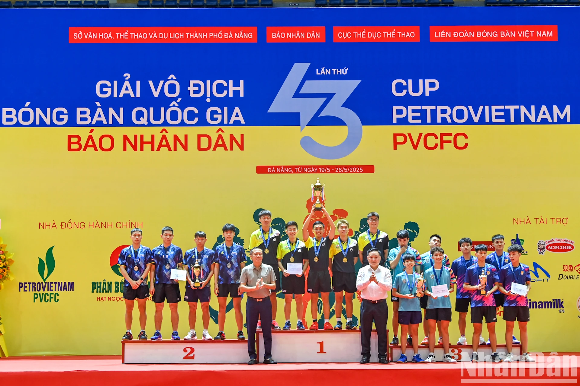 [Photo] Panorama de la cérémonie de clôture du 43e Championnat national de tennis de table du journal Nhan Dan photo 5
