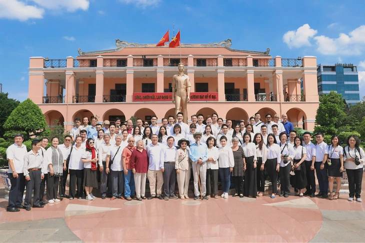 Văn nghệ sĩ TP.HCM - Ảnh 1.