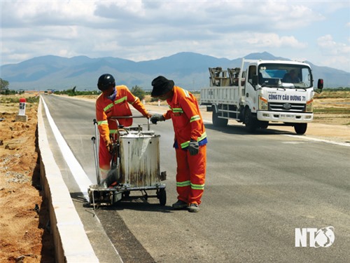 Sớm hoàn thiện tuyến đường nối cao tốc Bắc - Nam với Quốc lộ 1 và cảng Cà Ná