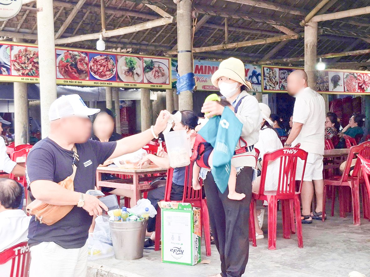 ត្រូវ​ដោះស្រាយ​ស្ថានការណ៍​សុំ​លុយ​ពី​ភ្ញៀវ​ទេសចរ​នៅ​ឆ្នេរ Cua Viet ឱ្យបាន​ហ្មត់ចត់