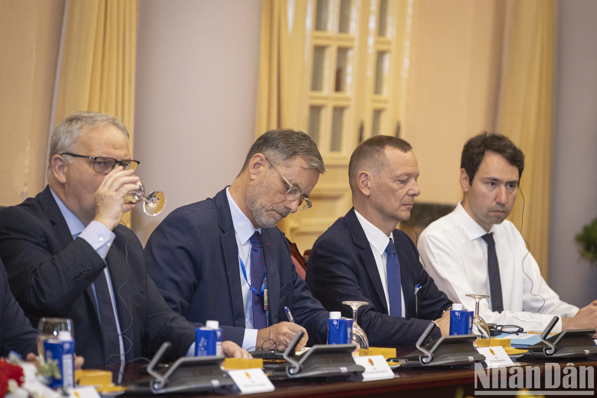 [Ảnh] Chủ tịch nước Lương Cường hội đàm với Tổng thống Pháp Emmanuel Macron ảnh 4
