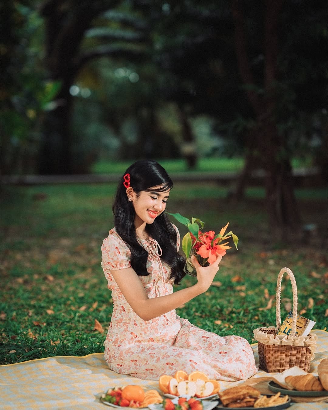 Công chúa 13 tuổi của Campuchia tỏa sức hút của một ngôi sao showbiz - 12
