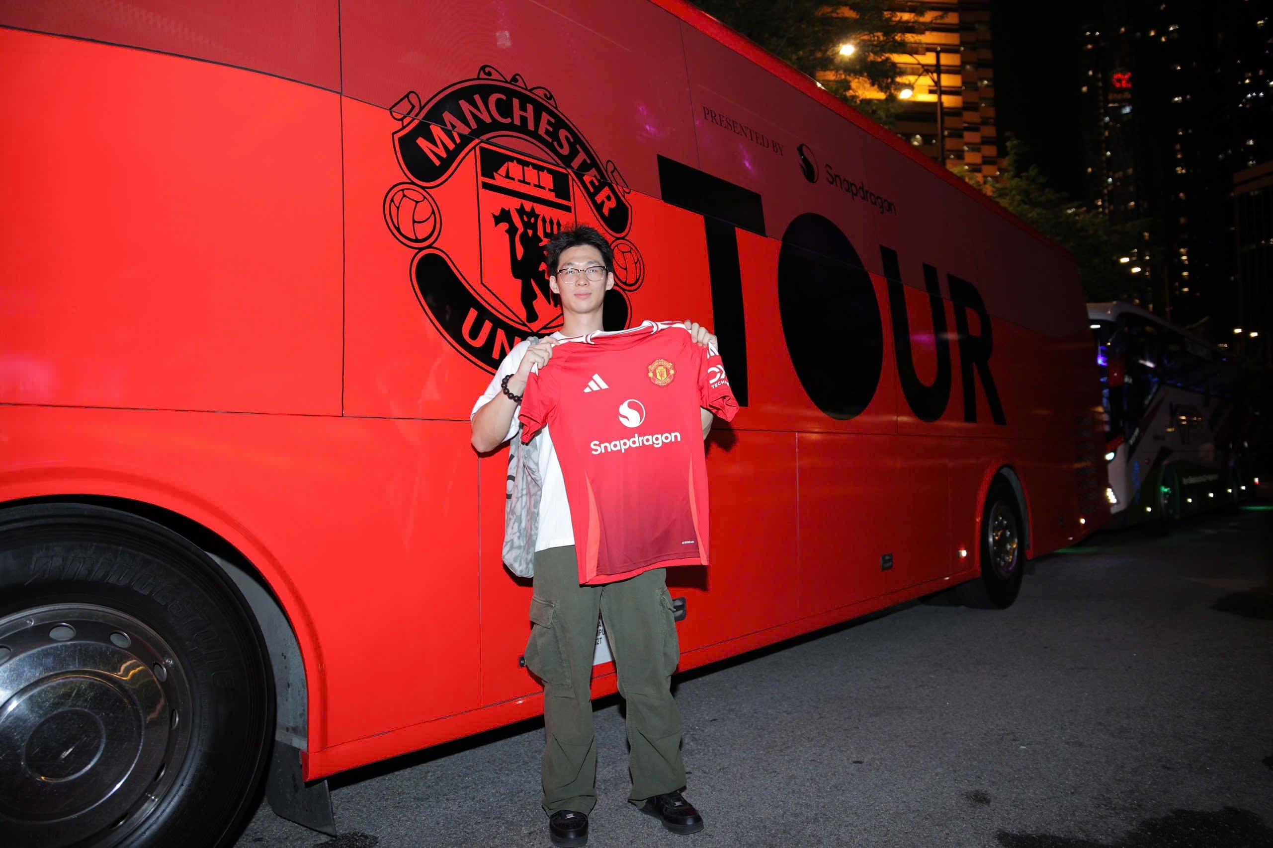 Malaysia chao don MU anh 10