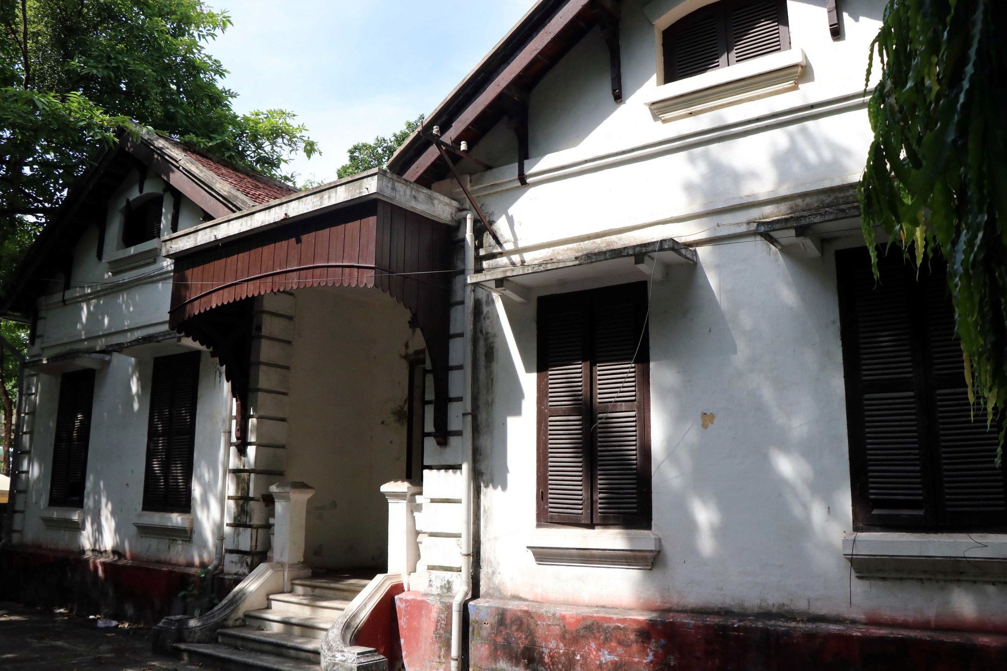 Französisches Architekturprojekt in Hue wurde vom Spuk Mega hinterlassen. 2205-7.jpg