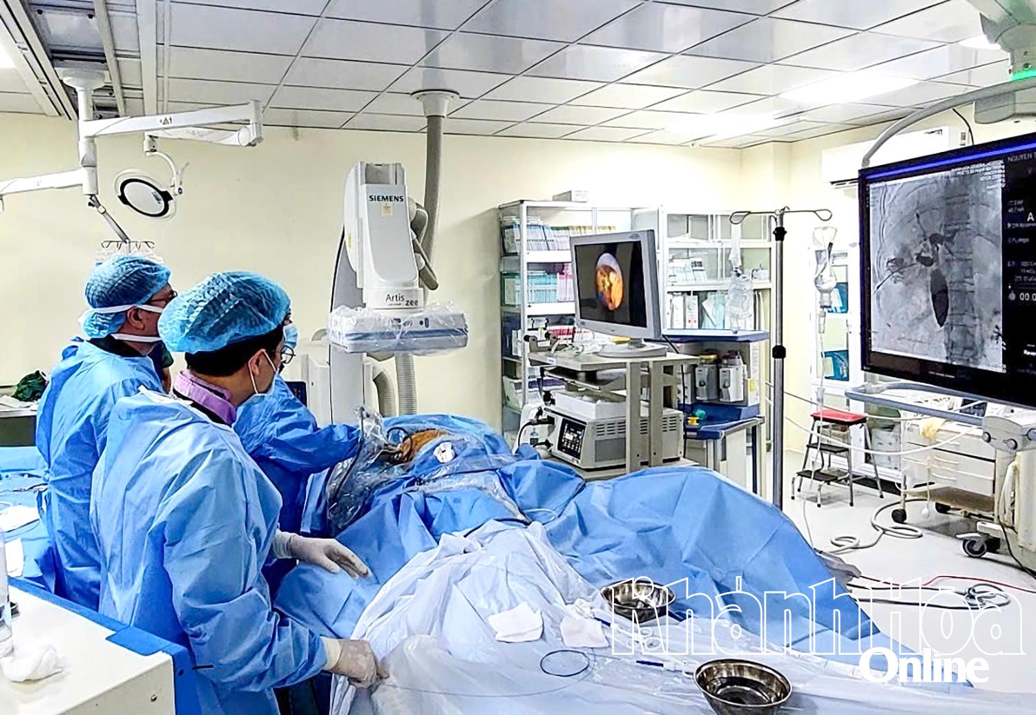 ការវះកាត់ nephrolithotomy ក្រោមការណែនាំរបស់ DSA ។