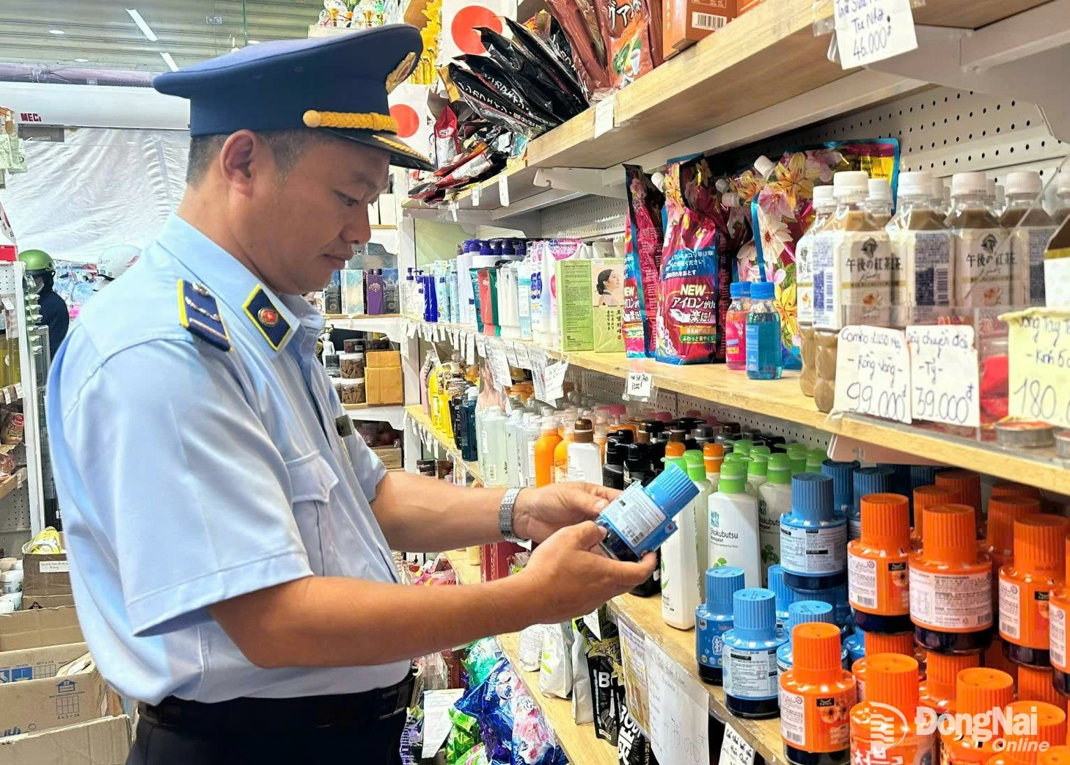 El período álgido de la lucha para prevenir y repeler el contrabando, el fraude comercial, las mercancías falsificadas y la violación de los derechos de propiedad intelectual tendrá lugar del 15 al 16 de mayo. Foto: Armada