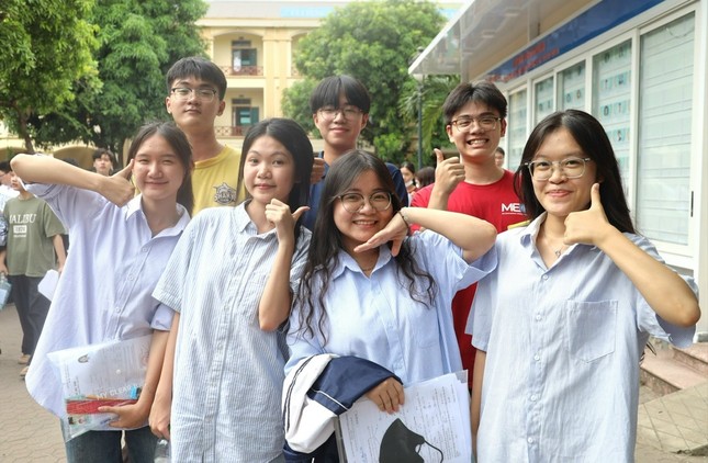 Thi tốt nghiệp THPT 2025: Ký cam kết bảo vệ đề, hỗ trợ học sinh 'chạy nước rút' ảnh 1