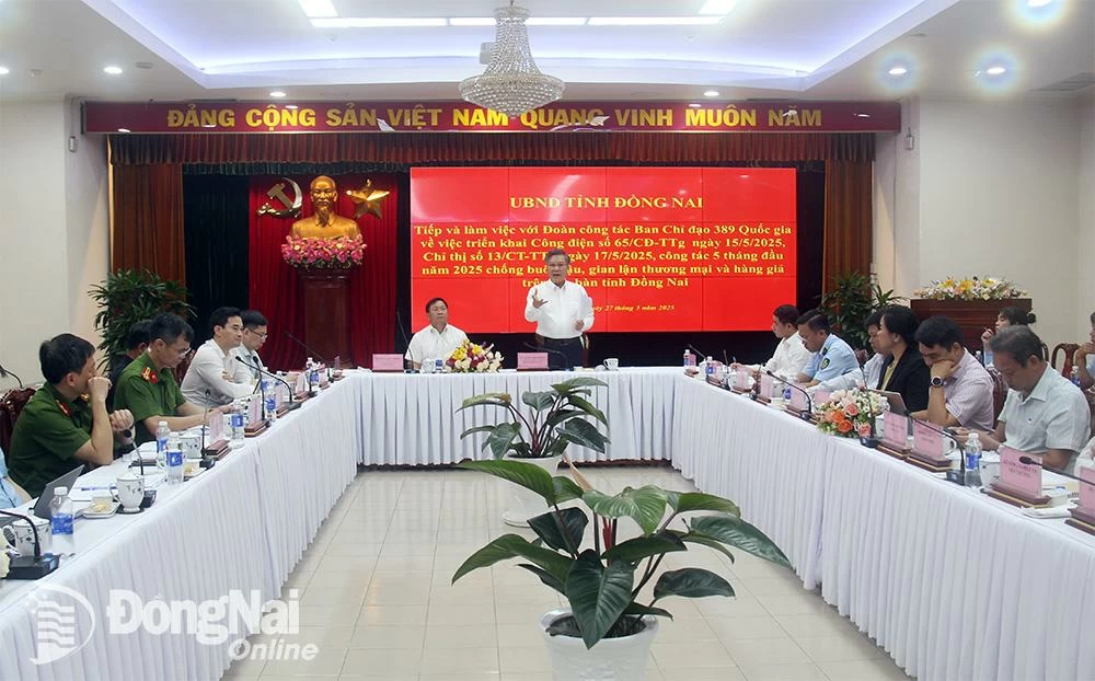 Quang cảnh buổi làm việc. Ảnh: Hải Quân
