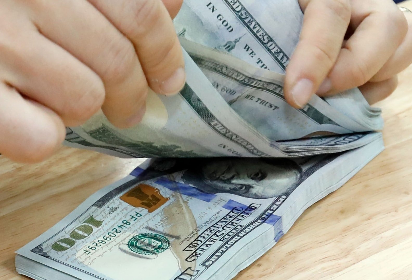 2025年5月27日今日の米ドル為替レート：米国の新政策を前に市場は変動、米ドルは急落
