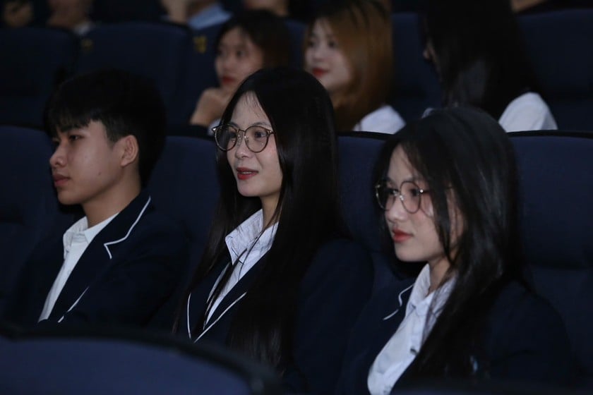 Khán giả hào hứng trong ngày công chiếu đặc biệt “Dế mèn: Cuộc phiêu lưu tới xóm Lầy Lội”.