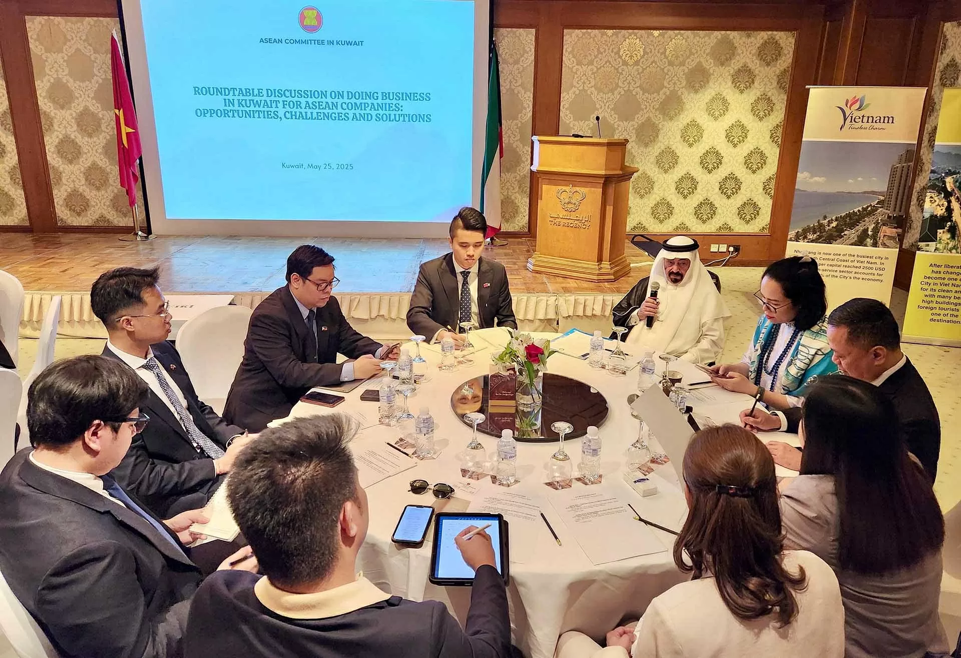 Đại sứ quán Việt Nam tại Kuwait tổ chức Tọa đàm doanh nghiệp và kỷ niệm 30 năm ký Hiệp định thương mại giữa hai nước