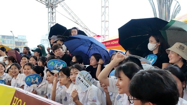 Voyage d'amour : YADEA Vietnam offre des vélos électriques aux enfants pauvres mais studieux de Bac Giang photo 3