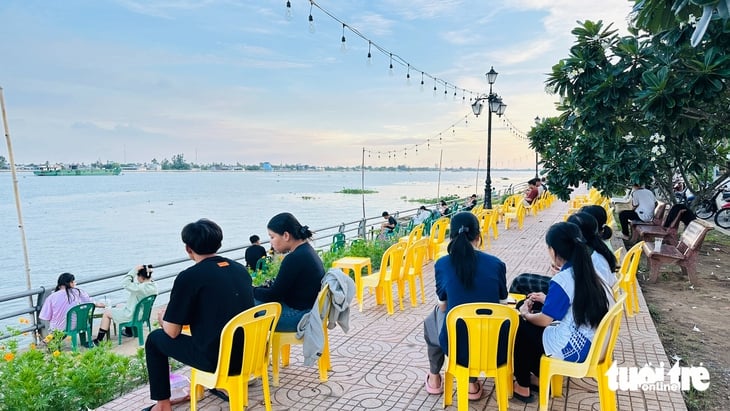 bờ kè trăm tỉ - Ảnh 2.