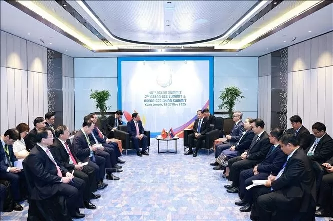 Thủ tướng Phạm Minh Chính gặp Thủ tướng Lào: Phối hợp chặt chẽ, triển khai hiệu quả các thỏa thuận cấp cao giữa hai nước