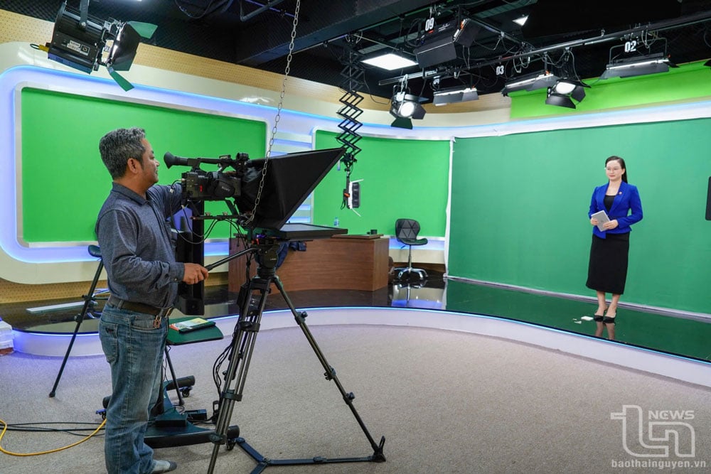 Das Studio der Thai Nguyen Newspaper ist modern für die Produktion digitaler journalistischer Arbeiten ausgestattet. Foto: L.K