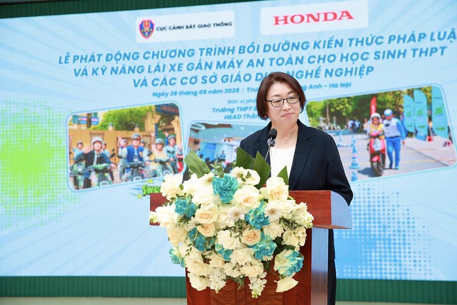 Honda Vietnam fomenta el conocimiento y las habilidades de conducción segura para estudiantes de secundaria e instituciones educativas foto 2