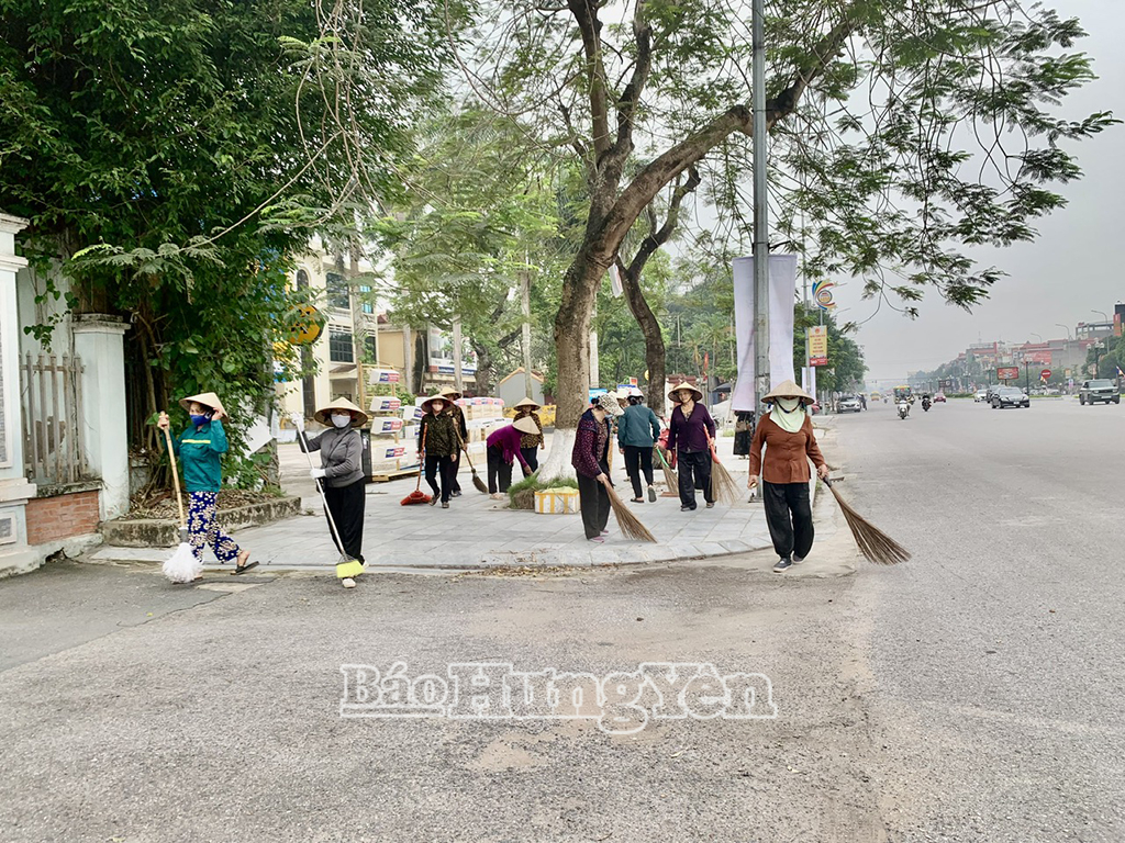 สมาชิกสหภาพสตรีตำบลจุงงีอามีส่วนร่วมอย่างแข็งขันในการสุขาภิบาล