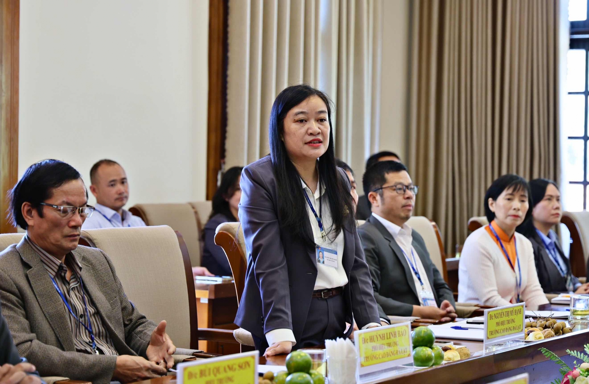 Stellvertretende Direktorin des Dalat College Nguyen Thi My Hanh spricht