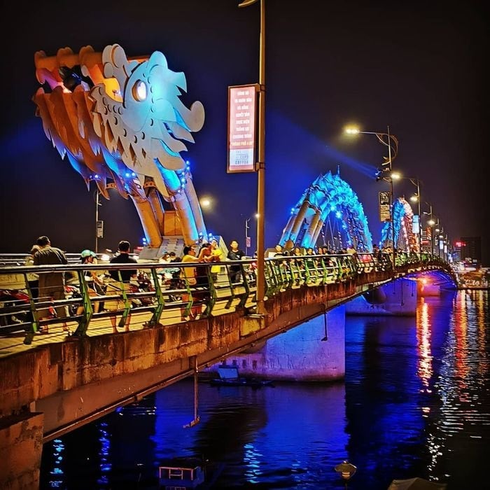 Pont du Dragon de Da Nang : heures de pulvérisation d'eau et de feu, expérience touristique