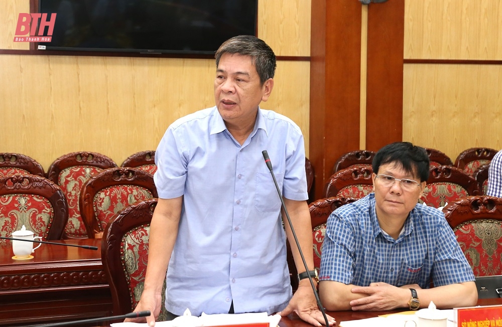 El presidente del Comité Popular Provincial, Do Minh Tuan, recibió y trabajó con el Grupo Nacional de Industrias Minerales y del Carbón de Vietnam.