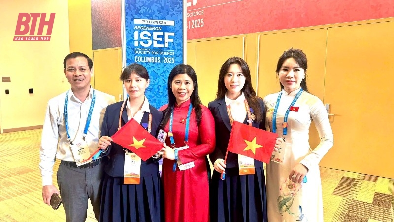 Thanh Hoa: 2 more students are exempted from high school graduation exams and given priority for direct admission to universities and colleges