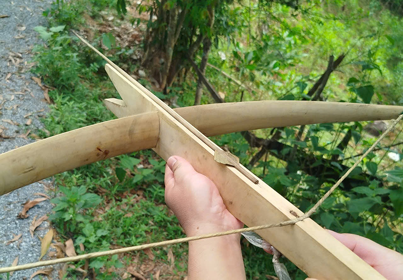 ឈើ​ឆ្កាង និង​ព្រួញ​ត្រូវ​បាន​គេ​ច្នៃ​ដោយ​ដៃ​របស់ Ho My។