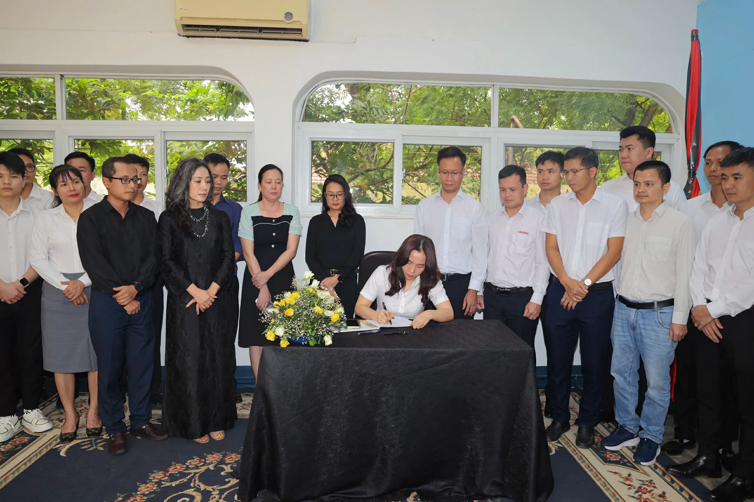 La Embajada de Vietnam en Tanzania abre un libro de condolencias en memoria del expresidente Tran Duc Luong