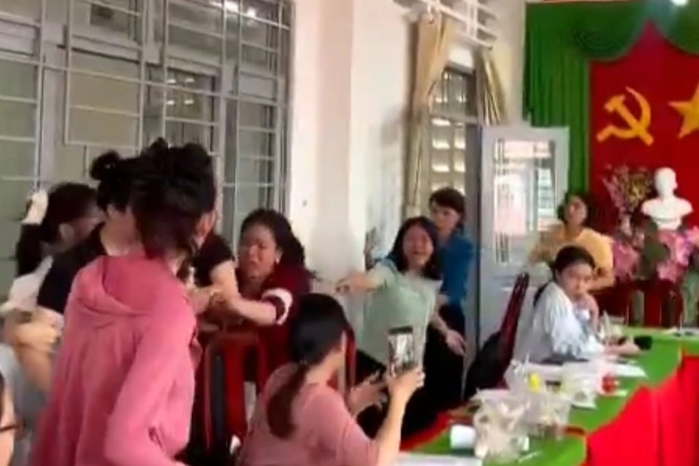 Clip hiệu phó hoảng loạn, la hét sau khi bị giáo viên đánh ở Phú Quốc - 1