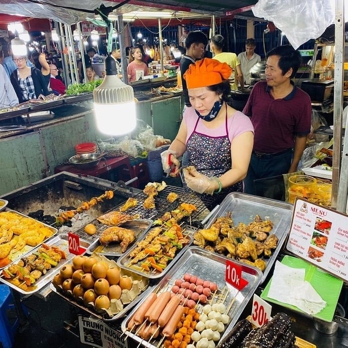 Revue du marché nocturne de Hoa Khanh Da Nang - Zone urbaine de Da Phuoc, quartier Hoa Khanh Bac - Découvrez Da Nang