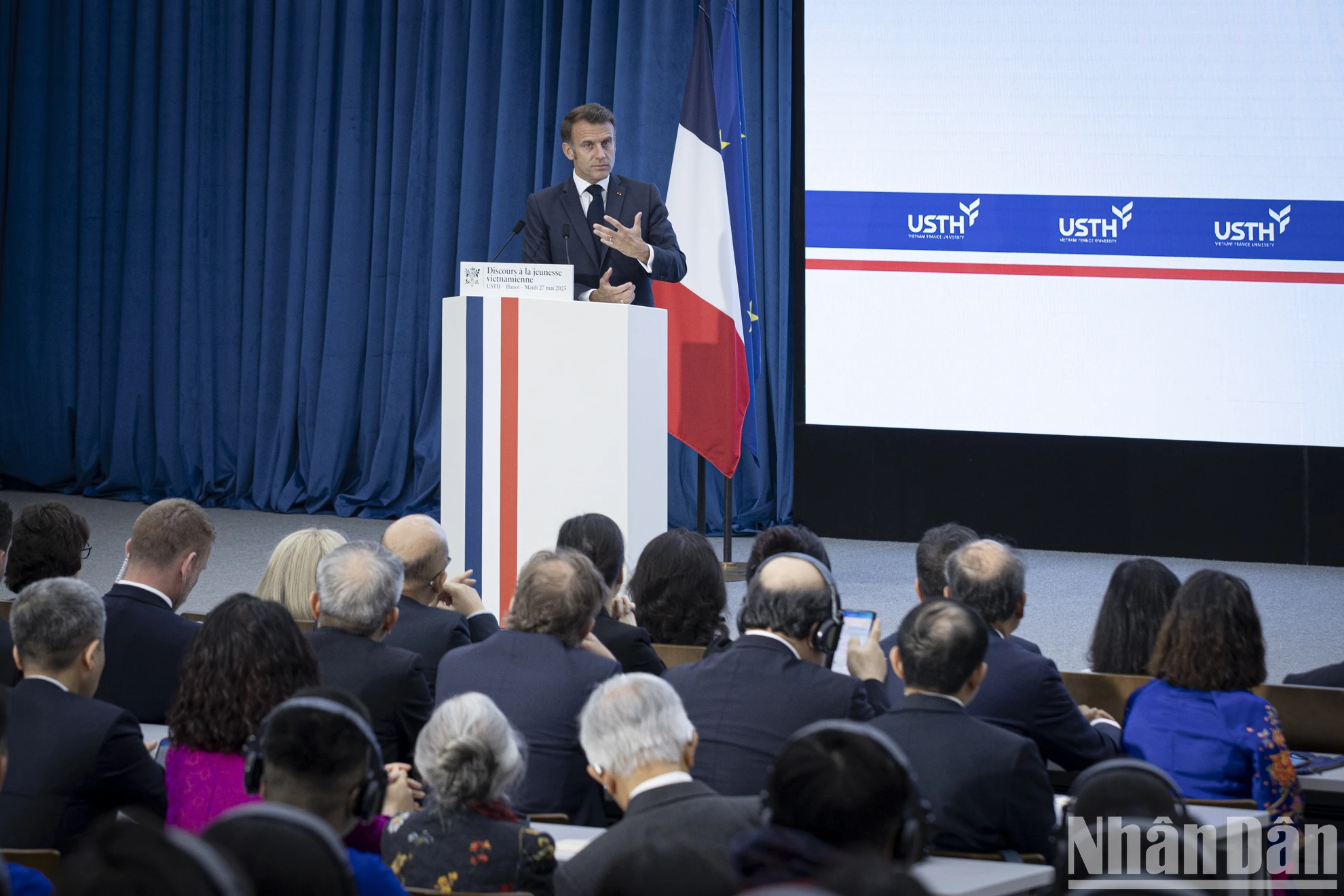 [Ảnh] Phó Chủ tịch nước Võ Thị Ánh Xuân cùng Tổng thống Pháp Emmanuel Macron và Phu nhân thăm Trường đại học Khoa học và Công nghệ Hà Nội ảnh 6