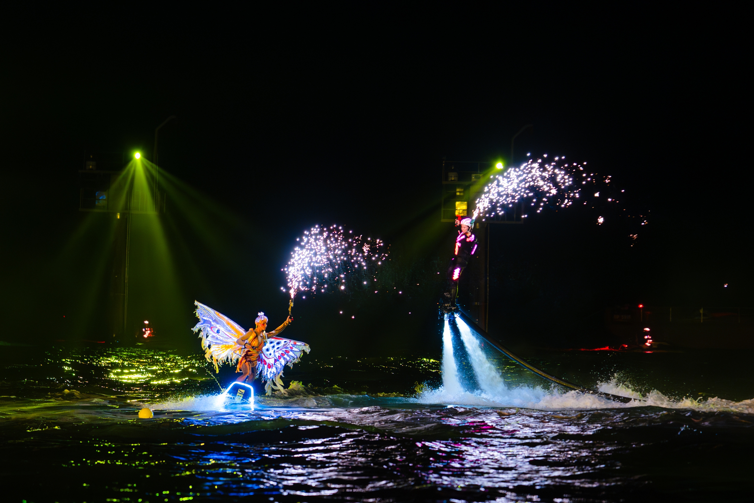 Behind the unprecedented Guinness World Record show in Cat Ba - Photo 6.