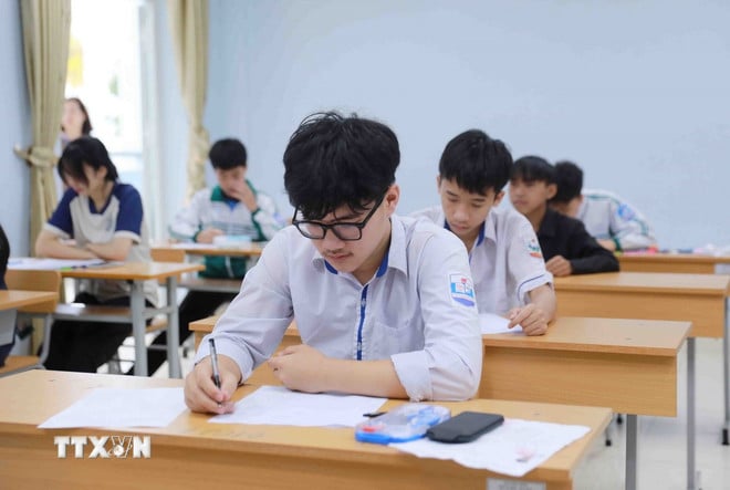 TPHCM: Giảm áp lực cạnh tranh vào lớp 10 công lập- Ảnh 1.