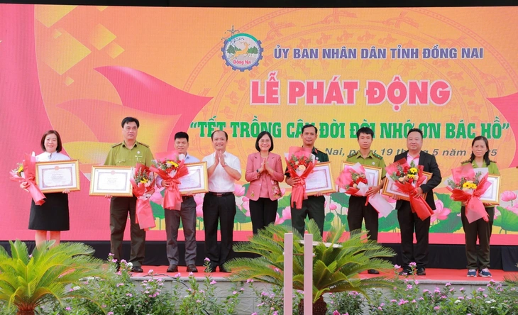 C.P. Việt Nam nhận bằng khen vì đóng góp bền vững