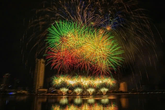 Eine Reihe von Erlebnissen in der Innenstadt von Da Nang an ihrem ersten Geburtstag