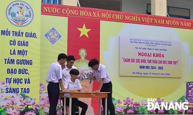 Une heure d'activité parascolaire des élèves du lycée Thanh Khe.