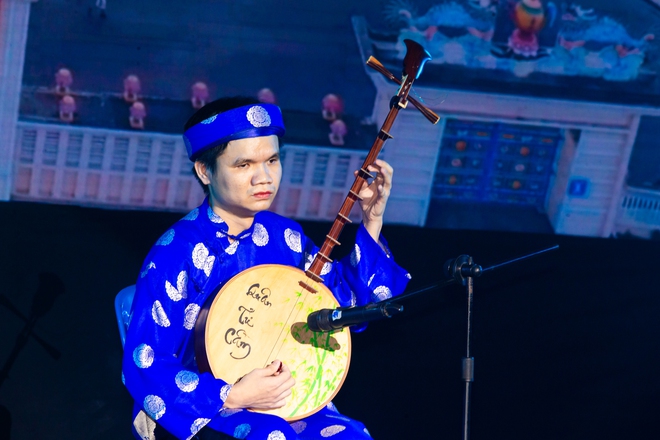 NSƯT Lê Tứ bỏ tiền túi tặng thí sinh Hội thi tiếng hát người khuyết tật - Ảnh 9.