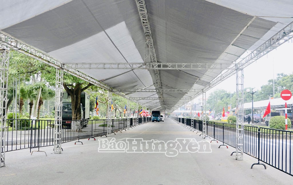 ถนนสู่วัดระฆังมีหลังคาคลุม