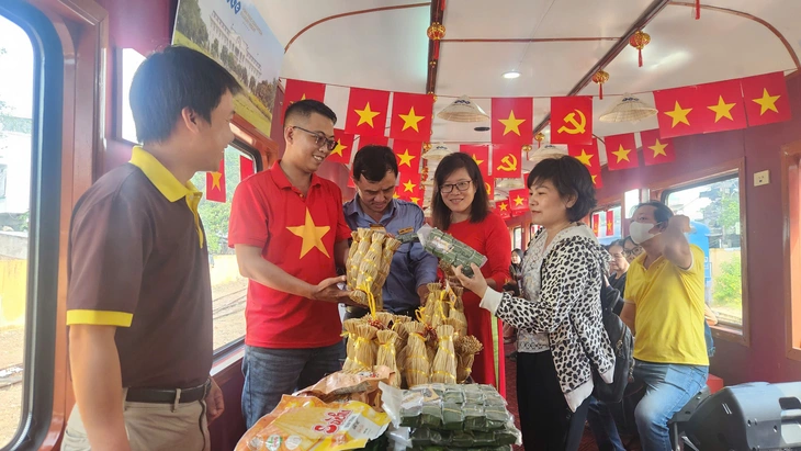 Tàu du lịch Quy Nhơn- Diêu Trì vận hành từ ngày 1-6 - Ảnh 1.