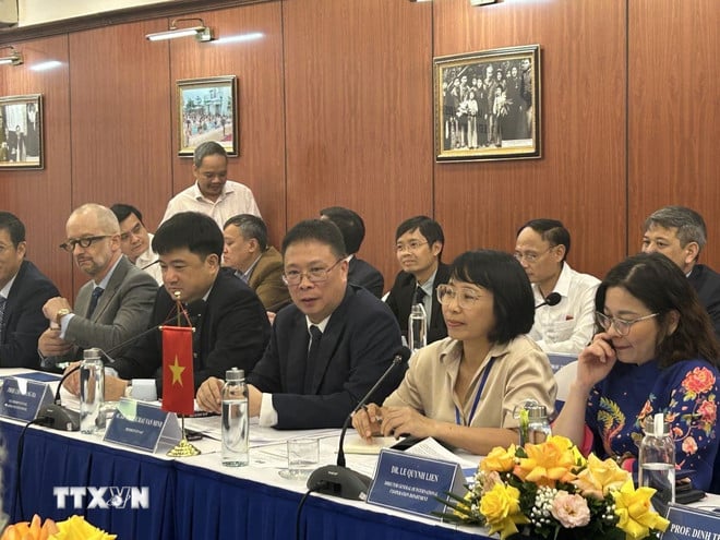 ttxvn-mo-rong-hop-tac-giao-duc-va-khoa-hoc-giua-2-quoc-gia-viet-nam-phap-2705-2.jpg