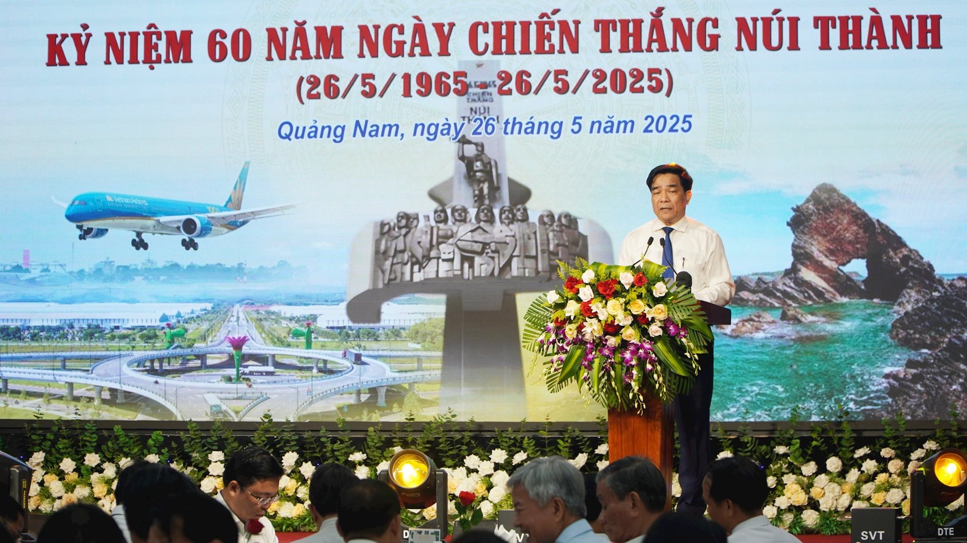 Chủ tịch UBND tỉnh Lê Văn Dũng phát biểu tại chương trình kỷ niệm. Ảnh: PHAN VINH